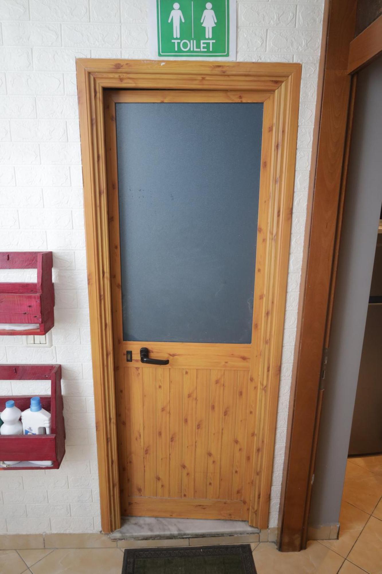 Sonche Hostel ティラナ エクステリア 写真